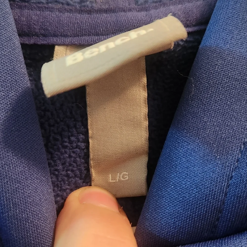 Bench sweater - Picture 3 of 4